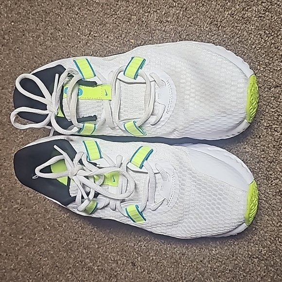 Nike Renew Retaliation TR 2 'White Volt - Picture 4 of 10